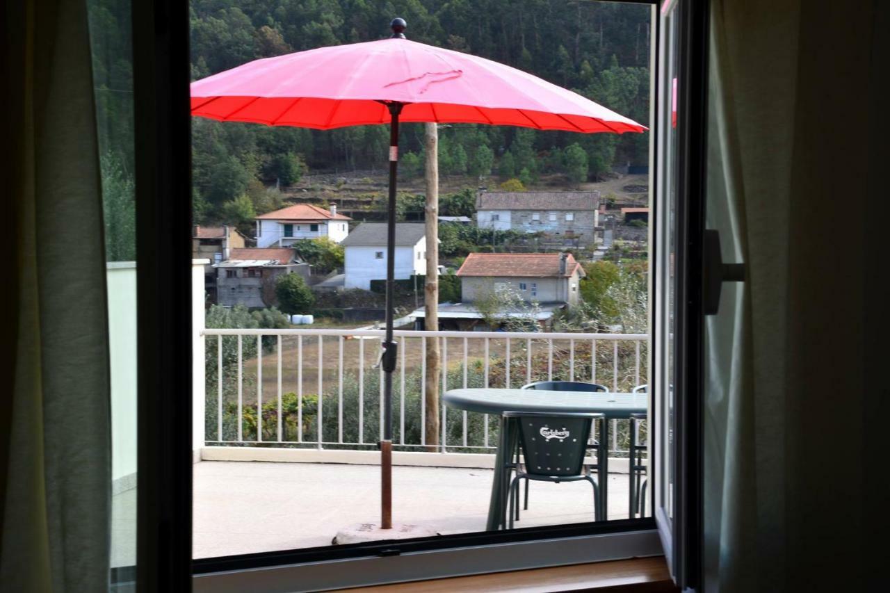 Casa Rebelo-Pet friendly Guest House Cossourado  Eksteriør bilde